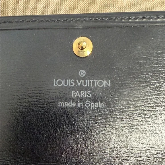 Louis Vuitton Ebony Textured Clutch - Picture 2 of 7